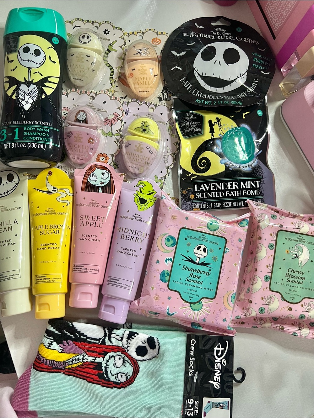 Disney Bath & Body Set – Teal, Black, Pink, Yellow, Lavender